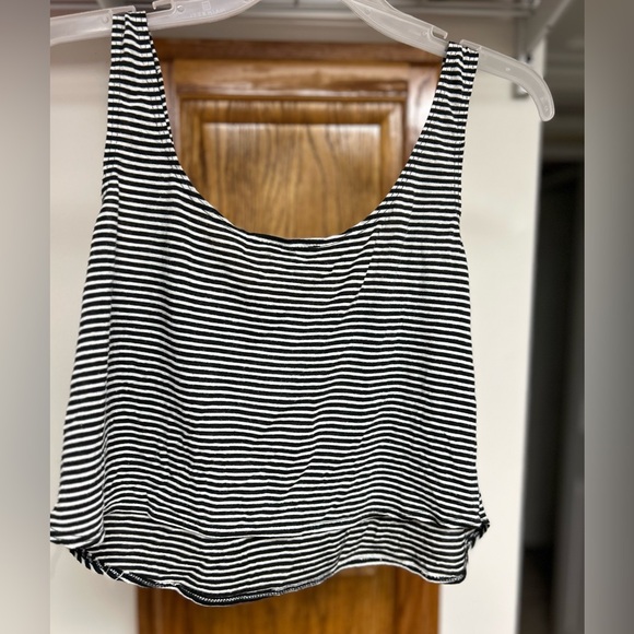 Kirra black and white striped, cropped tank size large - Picture 3 of 3